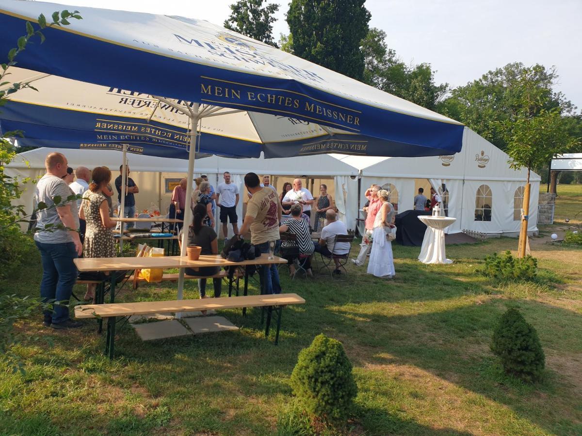 Hotel Alttolkewitzer Hof ドレスデン エクステリア 写真