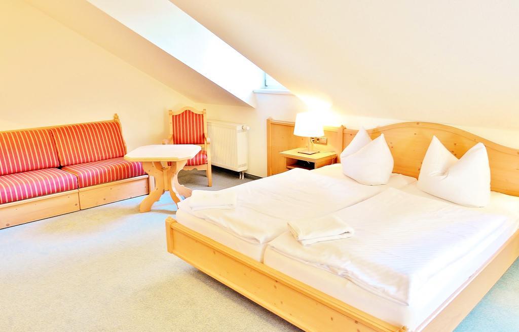 Hotel Alttolkewitzer Hof ドレスデン エクステリア 写真