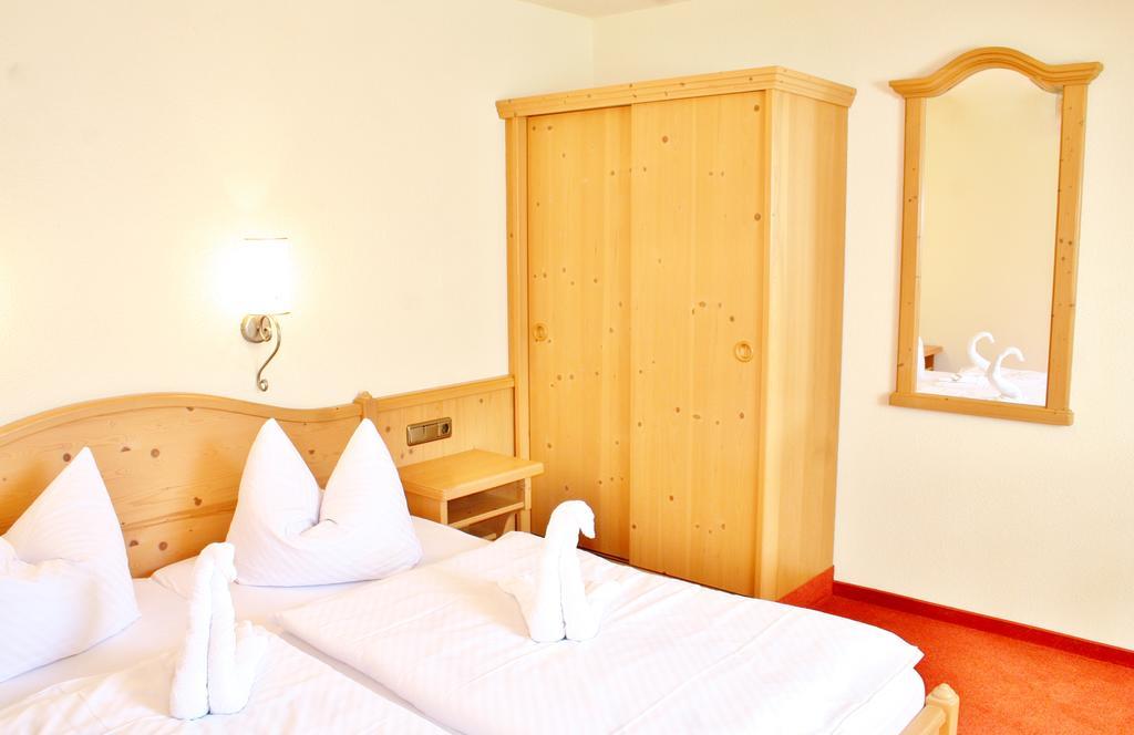 Hotel Alttolkewitzer Hof ドレスデン エクステリア 写真