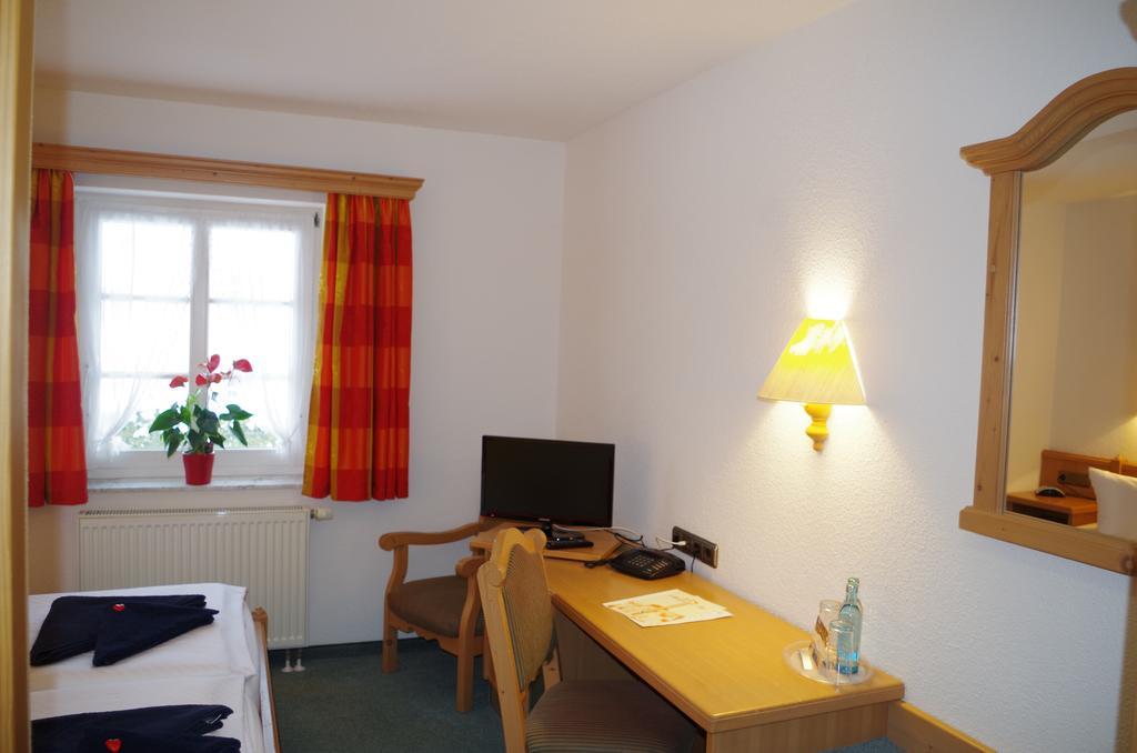Hotel Alttolkewitzer Hof ドレスデン エクステリア 写真