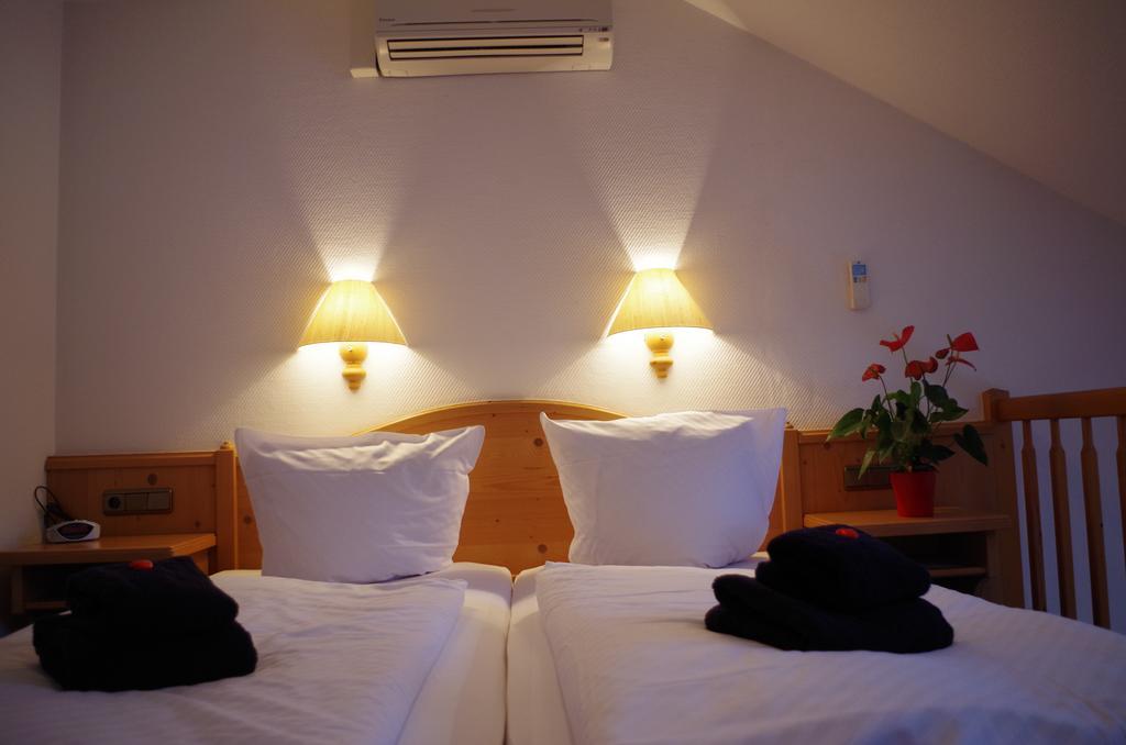 Hotel Alttolkewitzer Hof ドレスデン エクステリア 写真