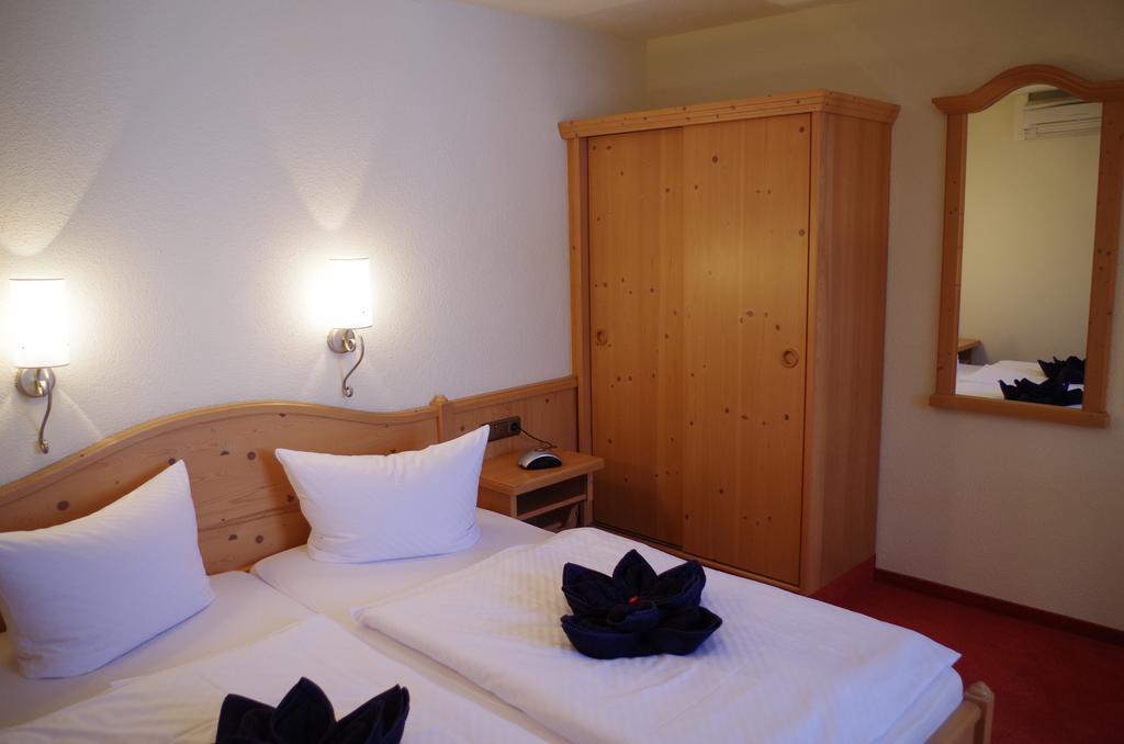 Hotel Alttolkewitzer Hof ドレスデン エクステリア 写真